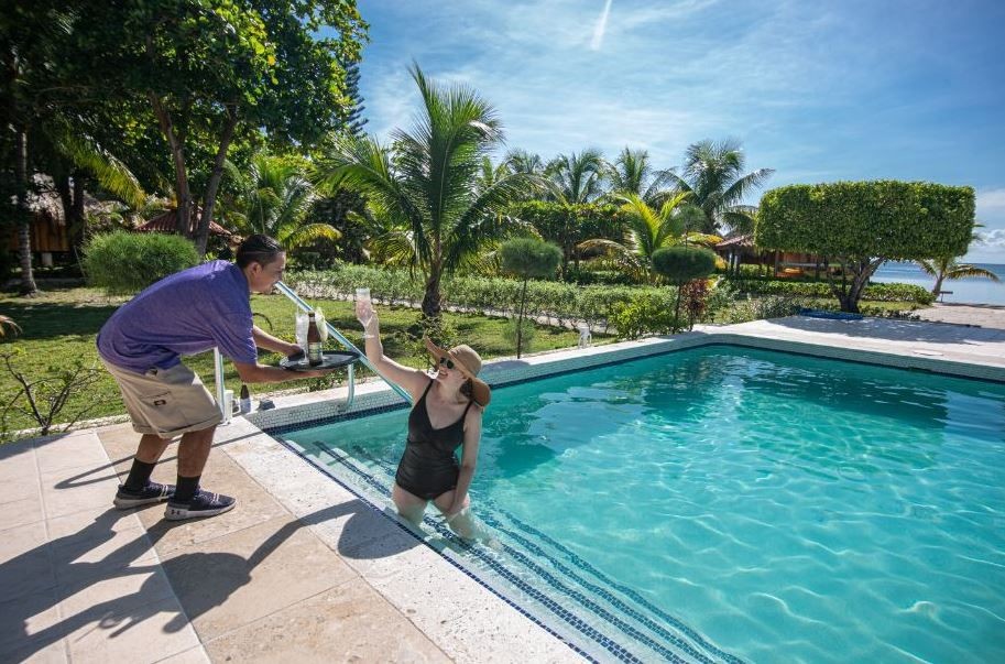 Full-Service-Poolside-St.-Georges-Caye-Resort-Belize---_20221013-111327_1
